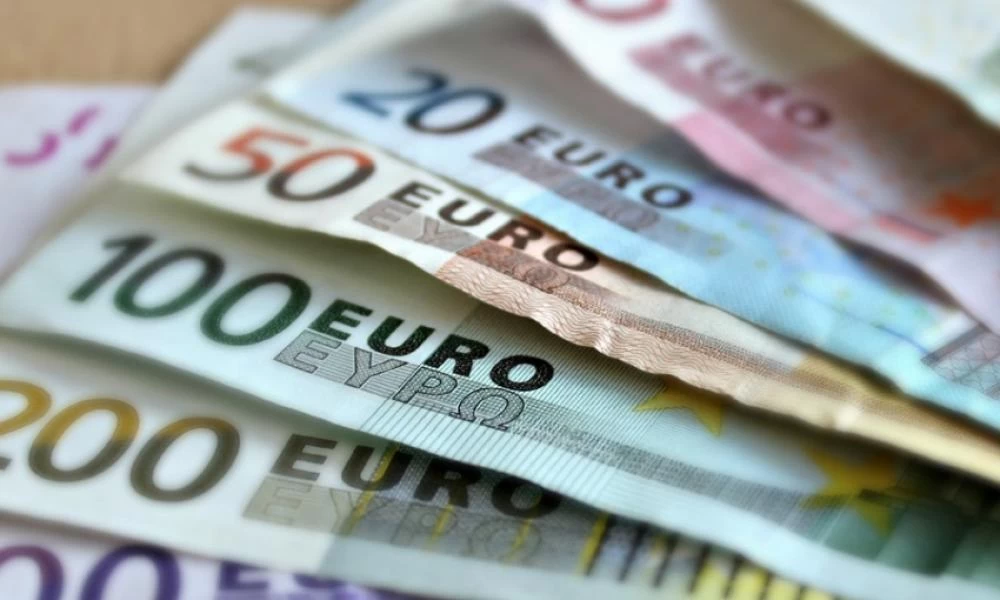 Ποιοί θα δουν "ζεστό" χρήμα στους λογαριασμούς τους εντός Απριλίου